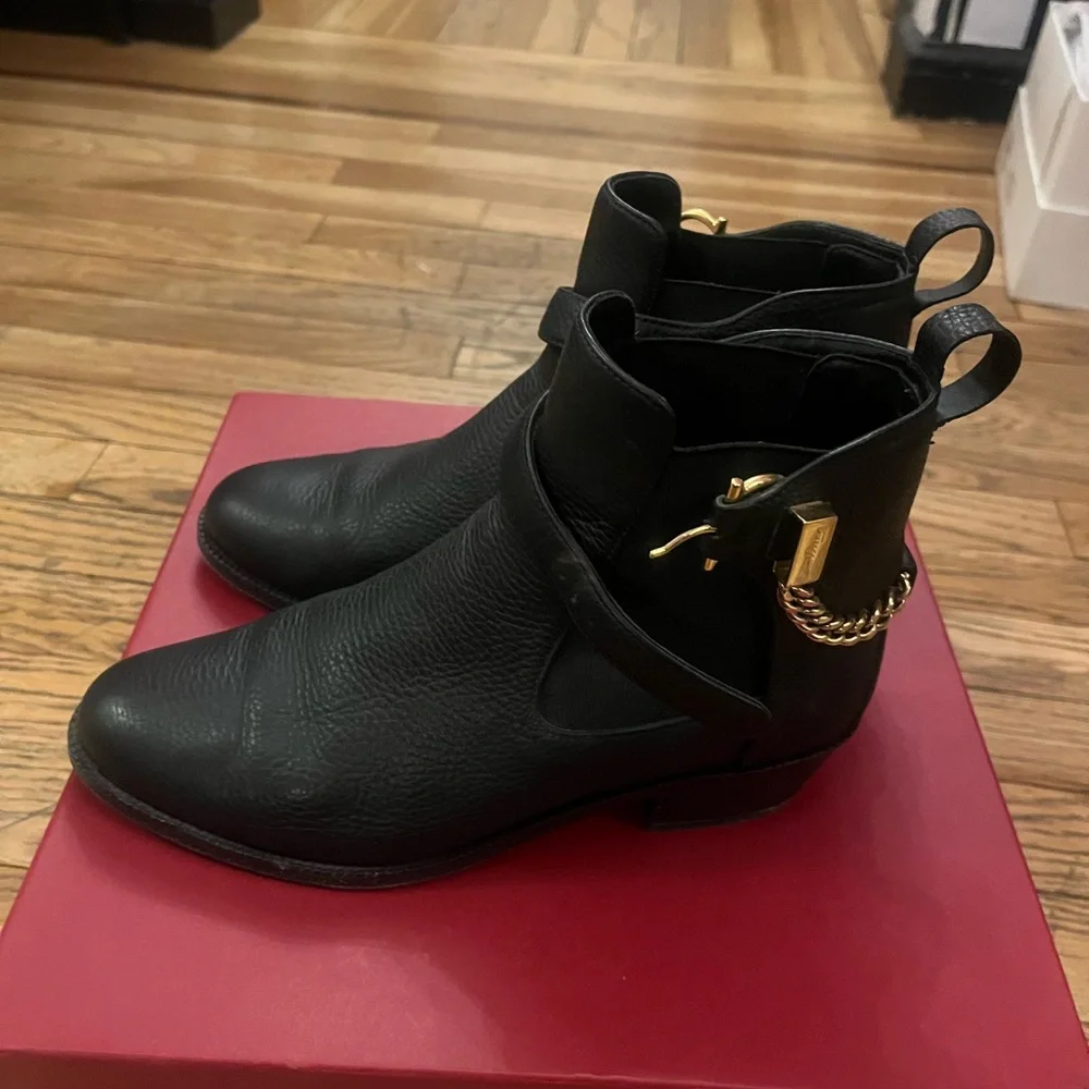 Salvatore Ferragamo beautiful ankle